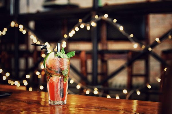 Quels sont les cocktails les plus populaires et les plus originaux du bar?