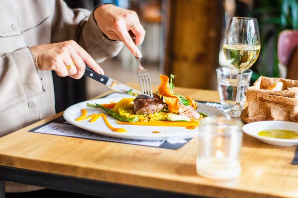Quels sont les accords mets et vins à privilégier en restaurant ?